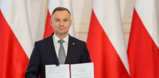 Wakacje kredytowe z podpisem Prezydenta