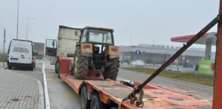 Przewoził ciągnik w czasie zakazu ruchu. Wysokość grzywny powala!