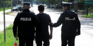 Traktorzysta udaremnił dalszą jazdę pijanemu kierowcy osobówki