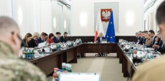 Rząd omawia działania związane z usuwaniem skutków powodzi