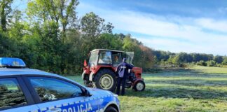 Szaleńczy ucieczka pijanego traktorzysty przed policjantami