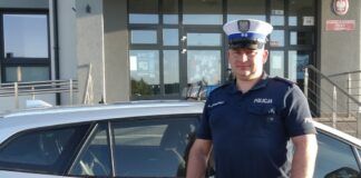 Policjant zebrał 200 ton paszy dla zwierząt. Aż 8 tirów z darami dotarło do potrzebujących rolników