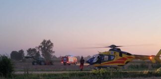 Wypadek na polu. Siewnik wciągną rolnikowi rękę