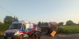 Groźne zderzenie. Ciągnik rozpadł się na pół