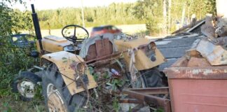 Rolnik przejechany przez koło ciągnika i rozrzutnik!