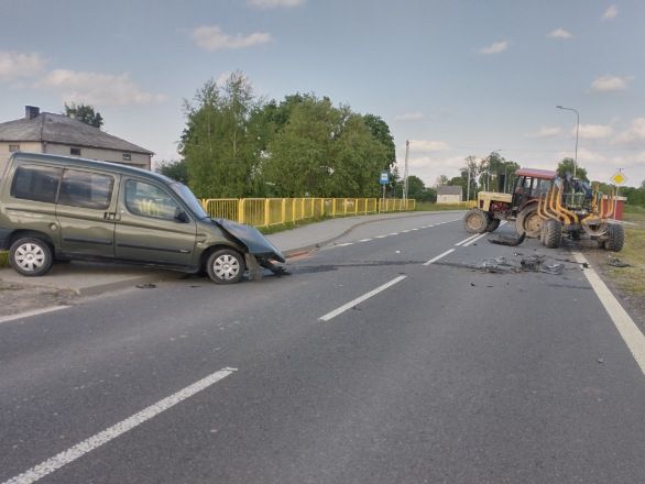 Zajechał drogę ciągnikowi. Na pomoc przyleciało LPR
