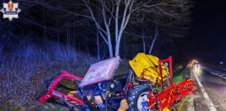 Uderzyła w Ursusa na prostej drodze! Trzy osoby trafiły do szpitala
