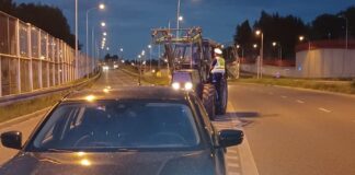 O włos od tragedii. Ciągnik rolniczy próbował wjechać na ekspresówkę