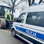 Zamontowanie tablic z innego ciągnika grozi więzieniem. Rolnik wpadł jak śliwka w kompot