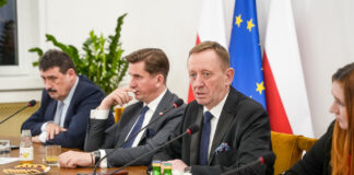 Nowy minister rolnictwa zwołał sztab kryzysowy. Dziś jedzie na granicę!