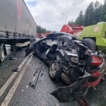 Wypadek w Brzesku. Maszyny rolnicze spadły z lawety