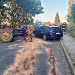 Oślepiło ją słońce i wjechała w traktor. Pasażer ciągnika nie żyje
