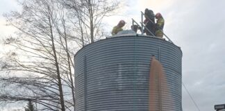 Wypadek w gospodarstwie: Mężczyzna zasypany w silosie zbożowym