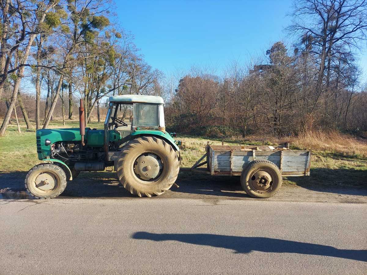 Pijany traktorzysta spowodował kolizję i uciekł! Czeka go sroga kara
