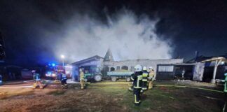 Tragedia w Czernicach: Ogień pochłonął budynki wraz ze zwierzętami