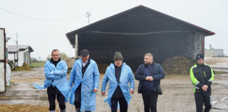 Problemy w hodowlach krów mlecznych. Minister rolnictwa odwiedza gospodarstwa