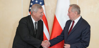 Sekretarz rolnictwa USA w Polsce. Czy amerykański rynek otworzy się na nasze jabłka?