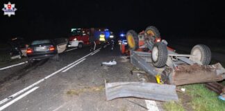 Groźny wypadek z udziałem ciągnika. 5 osób rannych