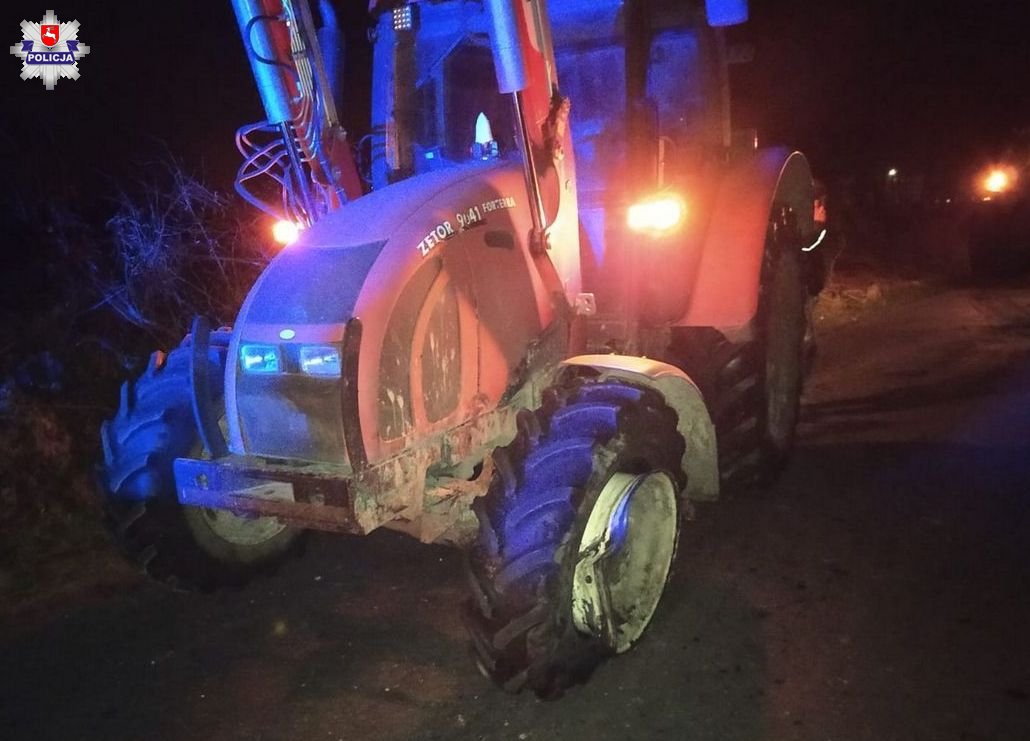 Jechali pijani, uderzyli w ciągnik i uciekli