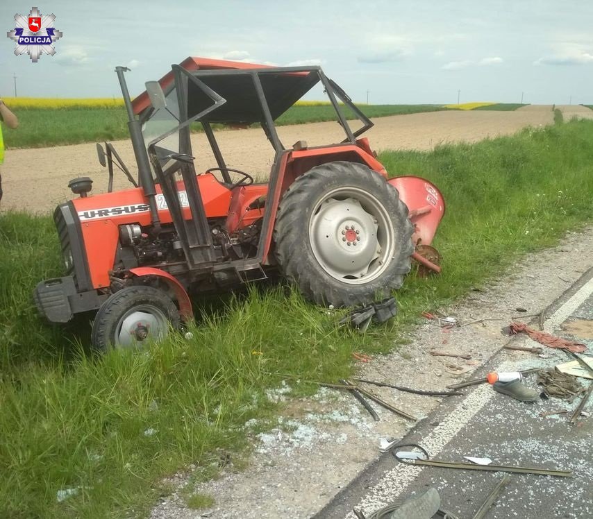 Peugeotem wjechał w ciągnik. Jedna osoba nie żyje 
