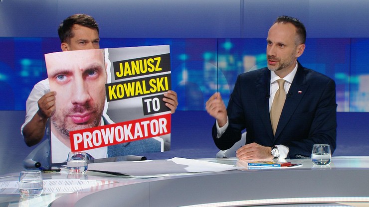 Michał Kołodziejczak wręczył kredki Januszowi Kowalskiemu. "Niech sobie rysuje łąki i traktory"
