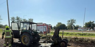Pożar ciągnika podczas żniw! Strażacy apelują o ostrożność