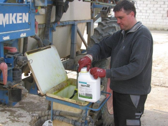 opakowania po środkach ochrony roślin, rolnik, rolnictwo, PSOR, System PSOR