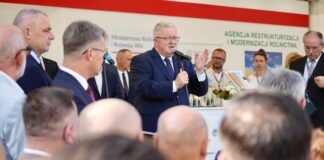 Czesław Siekierski z rolnikami na Jasnej Górze