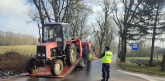 Pijany traktorzysta zatrzymany w Wilkasach. Grozi mu do 3 lat więzienia