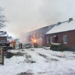 Ogromny pożar w gospodarstwie. Magazyn ze słomą i maszyny strawił ogień