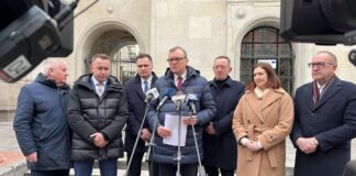 Posłowie PiS proponują ustawę o ochronie polskiej ziemi