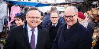 Pieniądze z KPO nie przychodzą, ponieważ Morawiecki i Ziobro prowadzą walkę kogutów