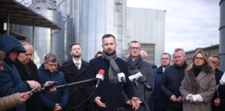 Kosiniak-Kamysz: potrzebne korytarze transportowe i kaucja na przewóz zboża z Ukrainy