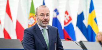 „Wszyscy zarabiają na rolnikach”. Europosłowie o rolniczych protestach
