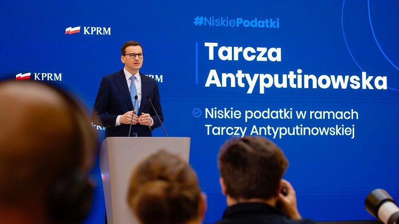 Premier Mateusz Morawiecki przedstawia Tarczę Antyputinowską, źródło KPRM
