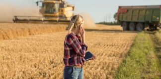 Kobiety w rolnictwie: Wybór między dzieckiem a krową