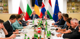 Morawiecki: Nie otworzymy granic dla produktów z Ukrainy po 15 września