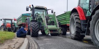 Wojna o wieś trwa: AGROunia rozpoczęła 24-godzinny strajk