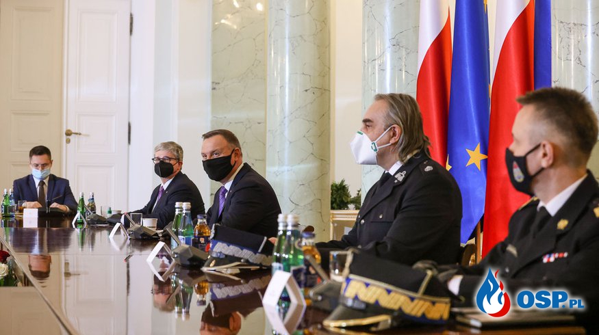 Prezydent podziękował strażakom za pomoc w walce z pandemią