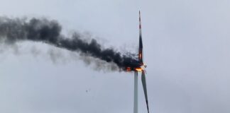 Pożar gondoli turbiny wiatrowej w Grodźcu