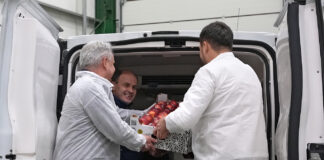 Pierwsza partia polskich jabłek od sadowników z Grójca wyruszyła do Brukseli