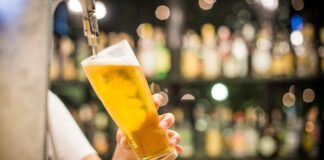 Przeciętny Polak wypija rocznie 136 litrów piwa