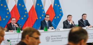 Morawiecki: zabezpieczamy węgiel na zimę. Ściągamy go z całego świata