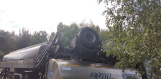 Poważny wypadek autocysterny z mlekiem w miejscowości Lipiny
