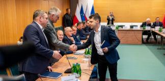 Rolnicy spotkali się z Siekierskim: Mówimy 3 razy stop!
