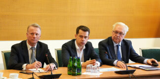 Ptasia grypa dziesiątkuje stada. Resort rolnictwa obiecuje wsparcie dla drobiarzy