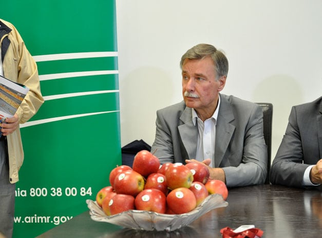rolnik, rolnictwo, Witold Boguta, porzeczki, maliny, wiśnie, pieczarki, Krajowy Związek Grup Producentów Owoców i Warzyw, portal rolny, owoce, niskie ceny owoców, niskie ceny owoców w skupie, 