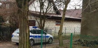 Dwoje dzieci wypadło z łyżki ładowacza ciągnika rolniczego. 5-latek zmarł na miejscu