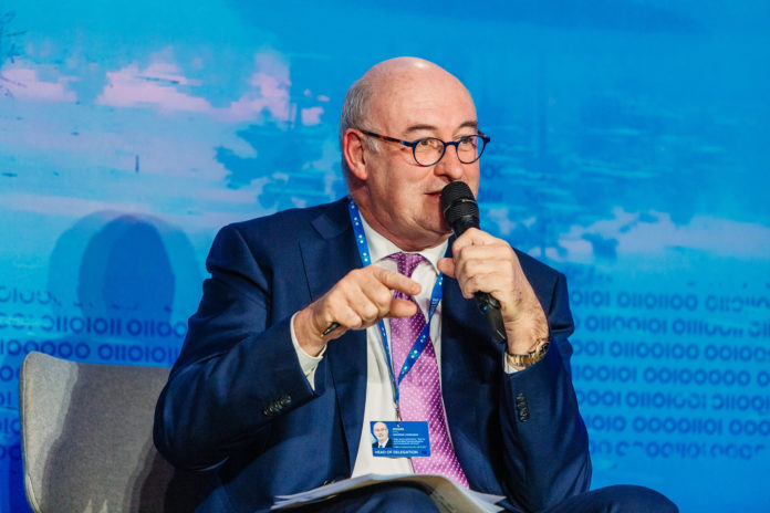 rolnik, rolnictwo, Phil Hogan, Komisja Europejska, nieuczciwe praktyki handlowe, pozycja rolników w łańcuchu dostaw żywności 