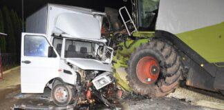 Zderzenie dostawczego iveco z kombajnem w Święte